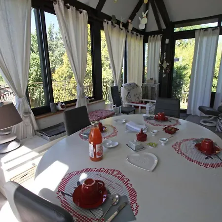 Sejour Insolite En Roulotte Cosy Avec Confort Pres D'epinal - Fr-1-589-459 Bed & Breakfast *