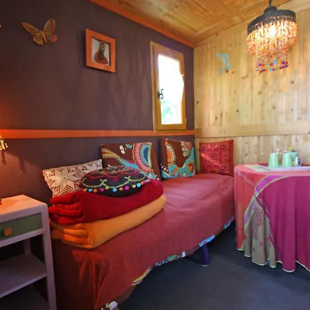 Bed & Breakfast Sejour Insolite En Roulotte Cosy Avec Confort Pres D'epinal - Fr-1-589-459 *