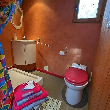 Sejour Insolite En Roulotte Cosy Avec Confort Pres D'epinal - Fr-1-589-459 Bed & Breakfast Sercoeur