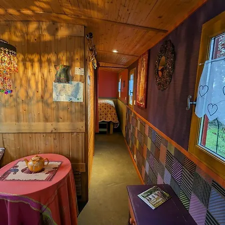 Bed & Breakfast Sejour Insolite En Roulotte Cosy Avec Confort Pres D'epinal - Fr-1-589-459 Sercoeur